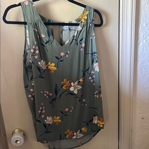Old Navy Green Sleeveless Relaxed Tank Top